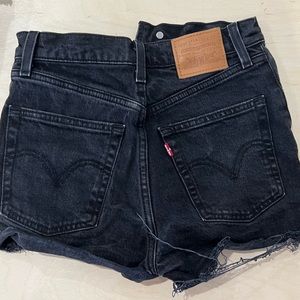 Levi’s ribcage short